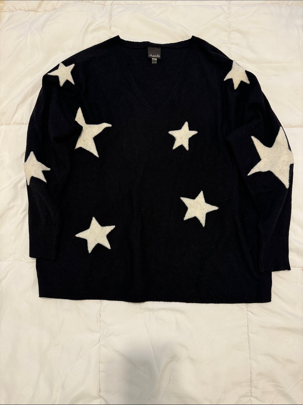 Aaeda Super Soft Women’s Black V‑Neck Star Pattern Sweater